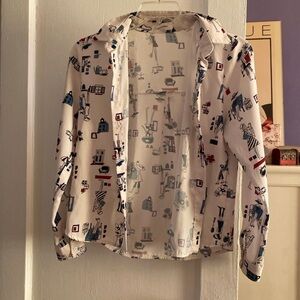 Grooming button down blouse 
Size medium 
Retro print